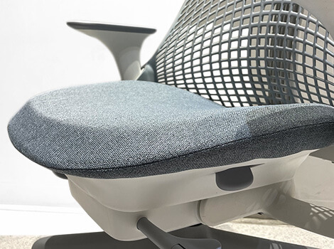 【新色追加】HermanMiller × Garage セイルチェア アジャスタブルアーム7